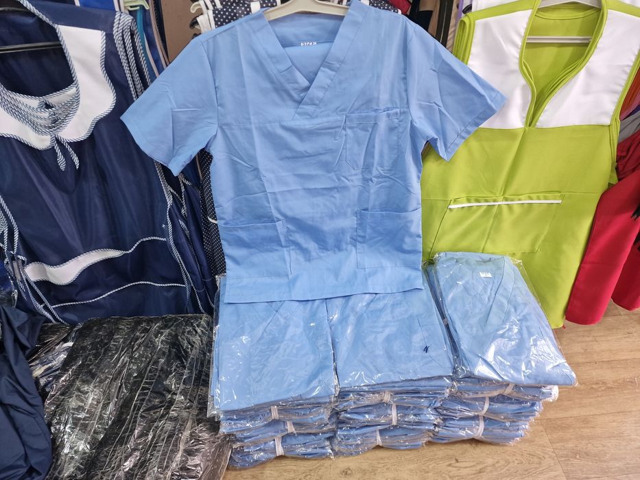 Продаю униформы. Для техничек, кух. рабочих, и медиков.