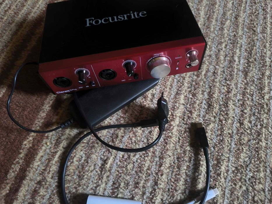 Focusrite clarett 2pre thunderbolt, (ca nou+ thunderbolt cablu original și adaptorul Apple