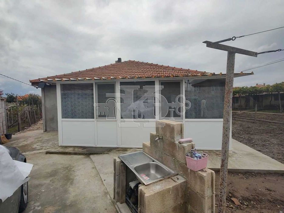 Генерал Тошево, голяма обзаведена къща, самостоятелна постройка, двор