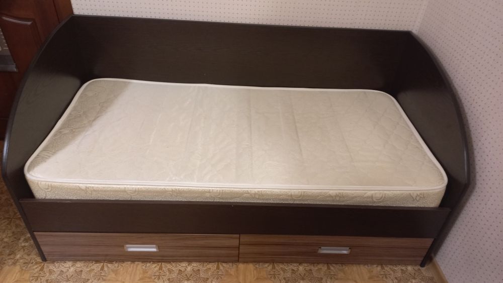 Продам кровать б/у