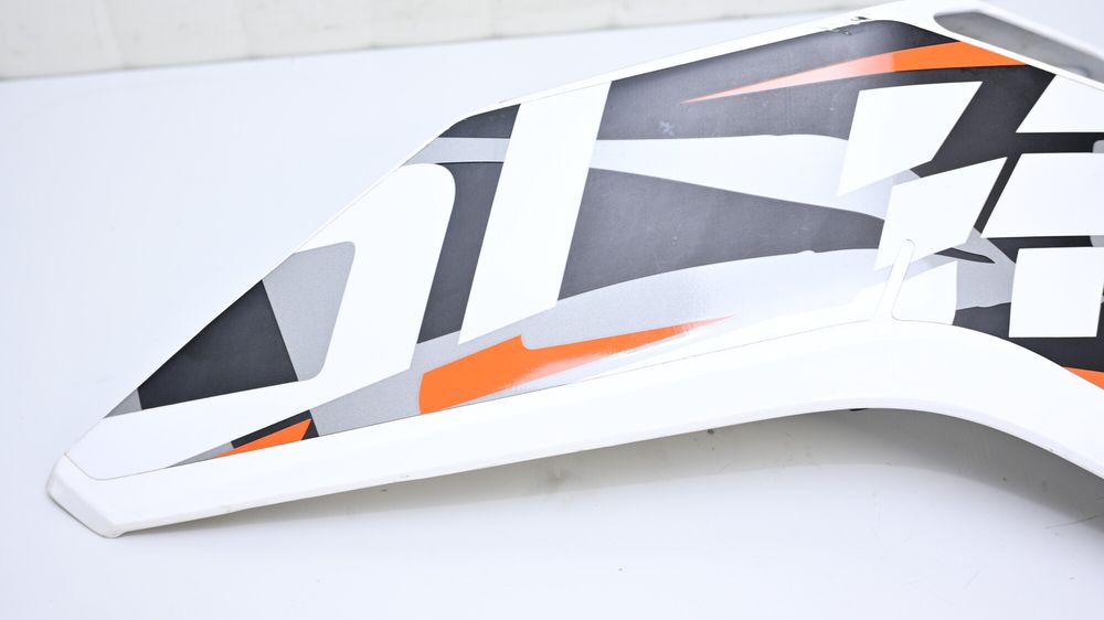 Carena Lateral Stanga KTM Duke 125 2017 - 2023