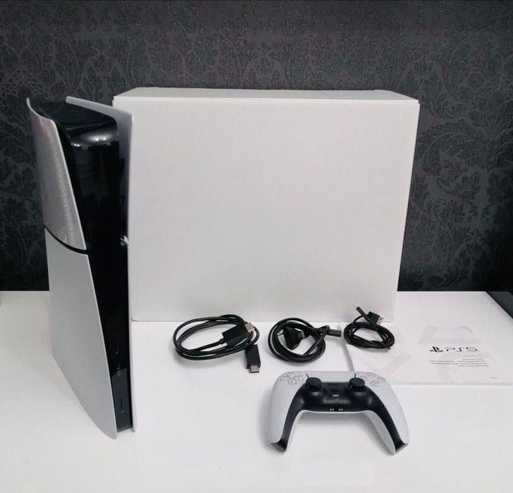 Vând PlayStation / PS5 Slim Digital 1TB + 40 jocuri