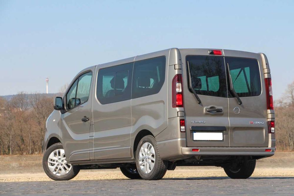 Промо! Пътнически Бус под наем, Кола под наем, 9 местен автомобил