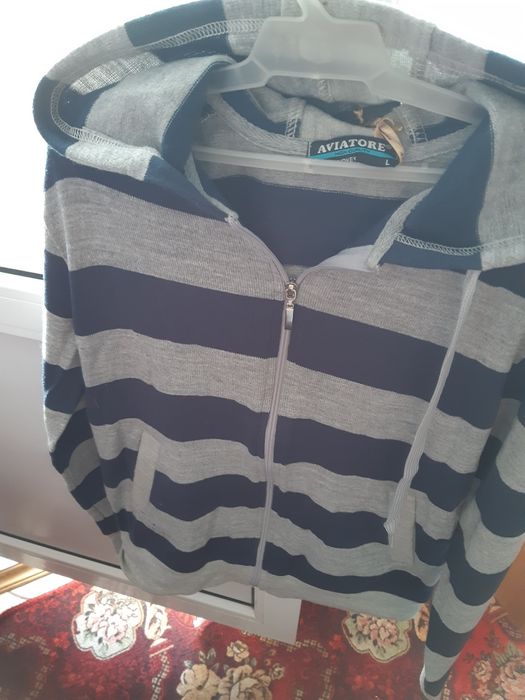 Кофта мужская  с капюшоном