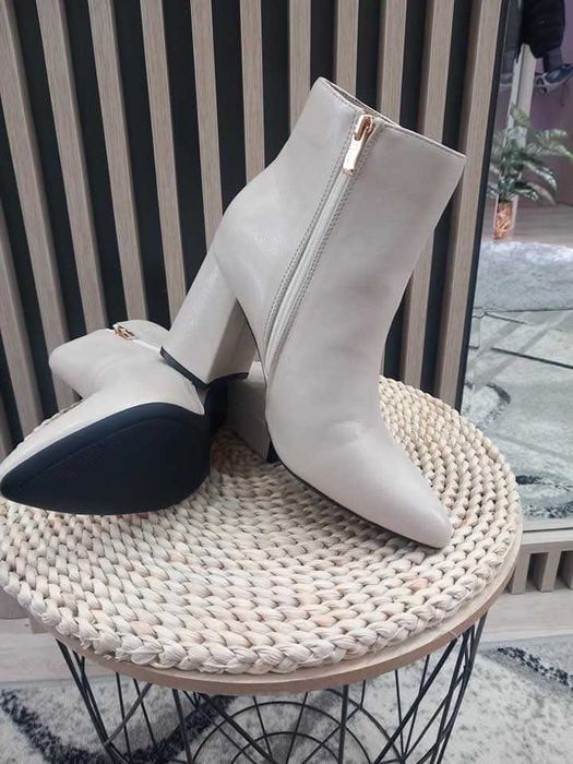 Нови! 38номер. 40лева.