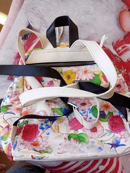 Раница Desigual / Дешугъл / купена за 139 лв
Договаряне!