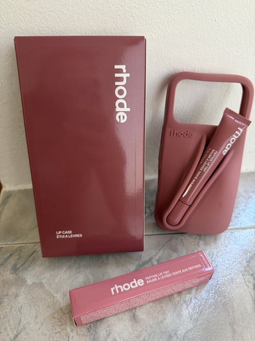 diverse culori husa rhode cu lipgloss iphone 17 pro