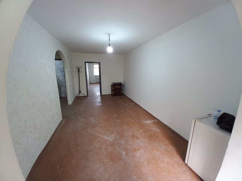 Арендага 3 хона 4 этаж Азиз бозор олдида жойлашган.Агентство