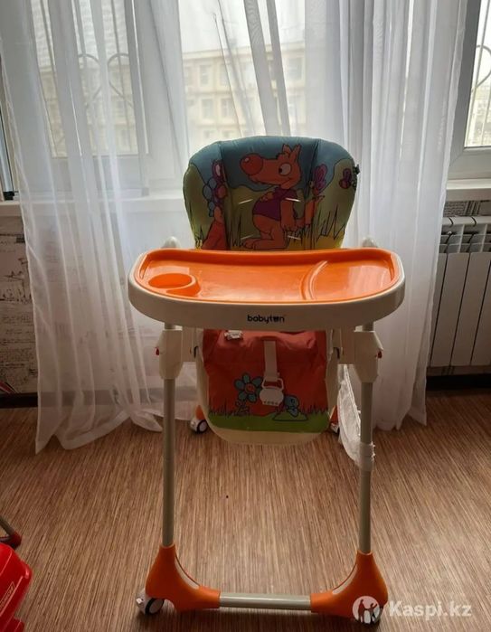 Детский стульчик для кормления