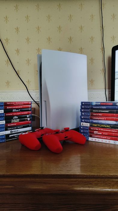 PS5 + 2 джойстика