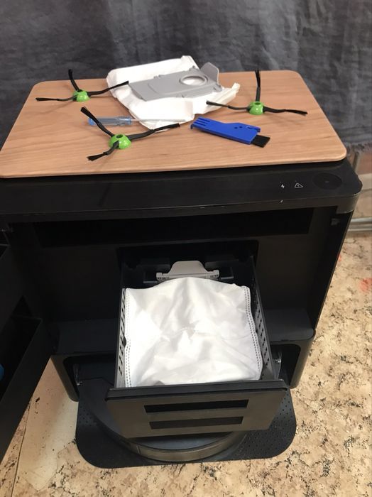 Робот прахосмукачка iRobot Roomba Combo j9+