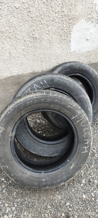 Продам шины 3 штуки