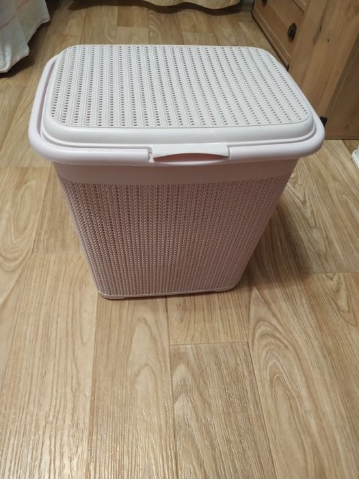 Корзины  для белья. б/у в отличном состоянии