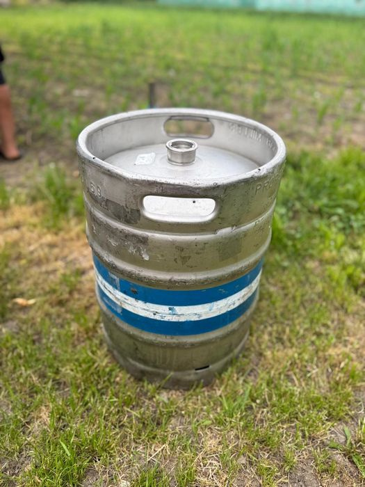 Butoaie de inox 30L---200 lei; 50L---250 lei negociabil