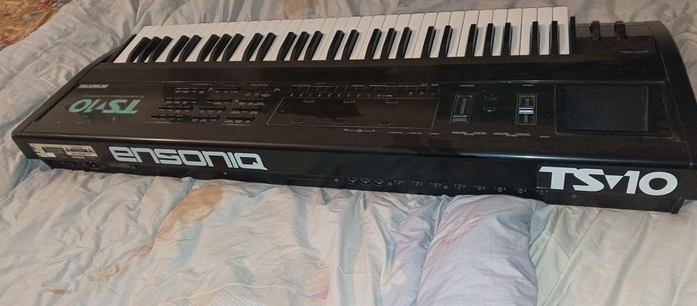 Синтезатор Ensoniq TS-10 зўр холатда