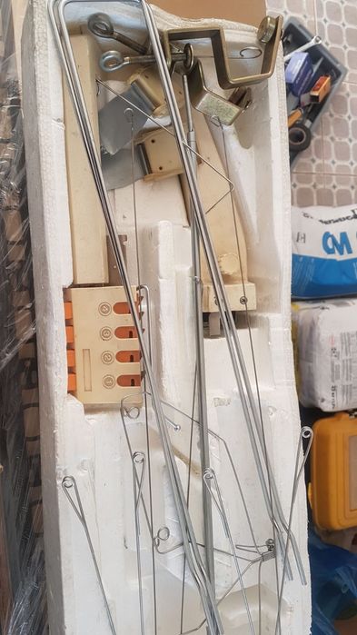 Продам вязальную машинку