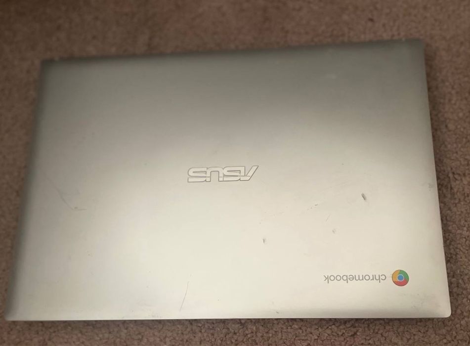 ASUS notbuk sotiladi