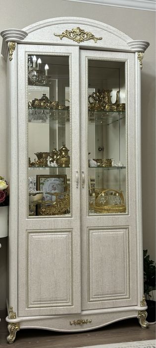 Продается стенка. Очень в хоршем состочнии.