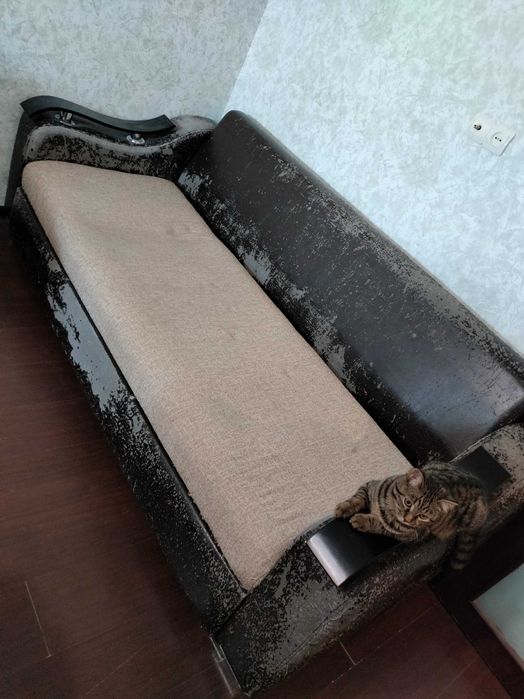 Отдам даром диван