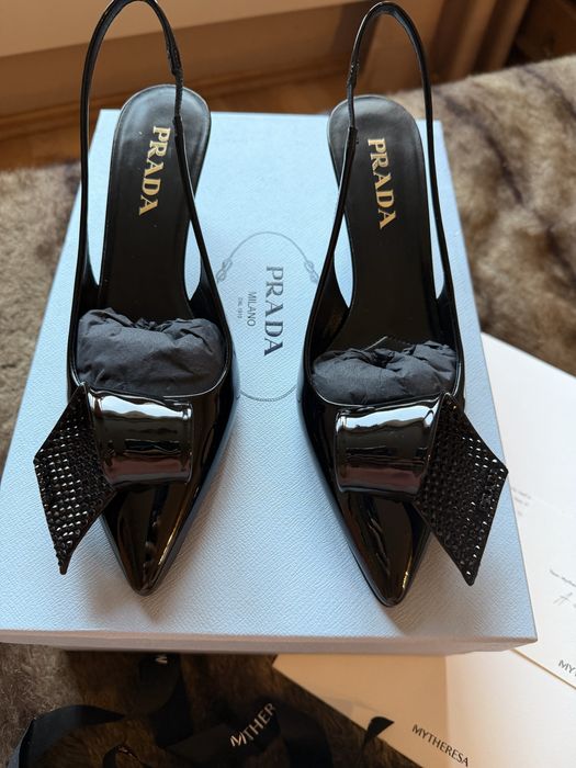 Обувки Prada (ест. кожа)