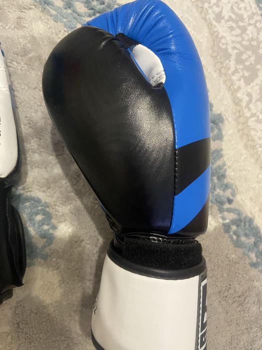 Боксерские перчатки,синие