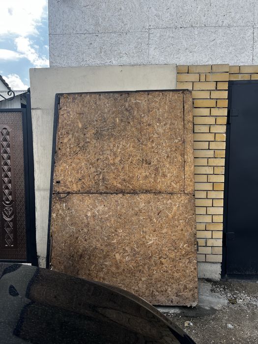 Продам гаражные ворота утепленые