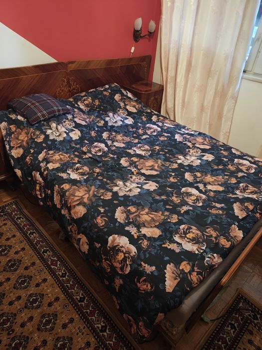 Set mobilier clasic complet:bufet, vitrină, pat, dulap, fotolii piele