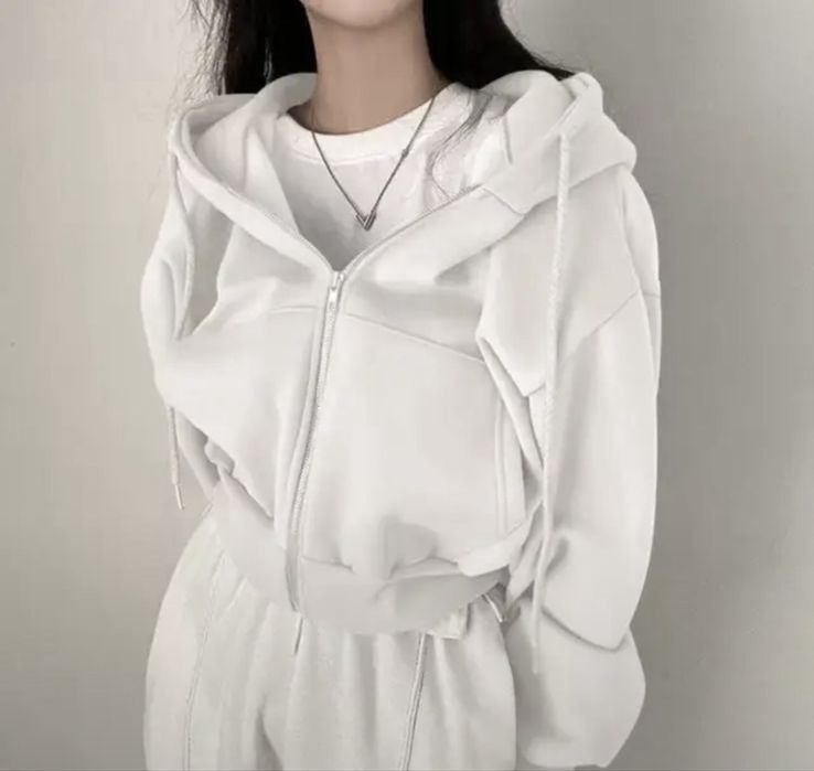 Кофта на замке.Зипка