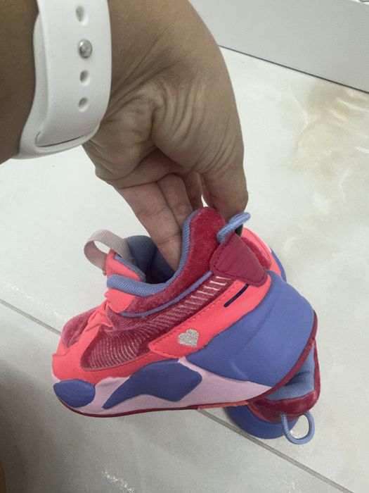 Кроссовки на девочку