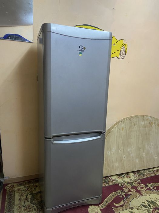 Продаю холодильник от indesi за 35000тг