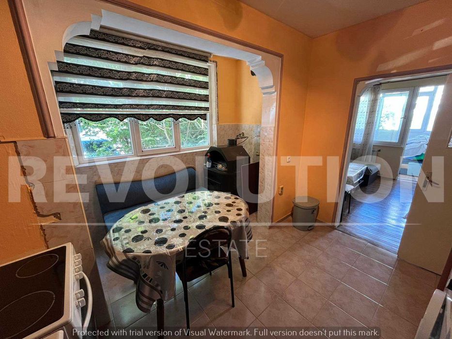 Просторен четиристаен апартамент в кв. Боян Българанов, гр. Шумен!