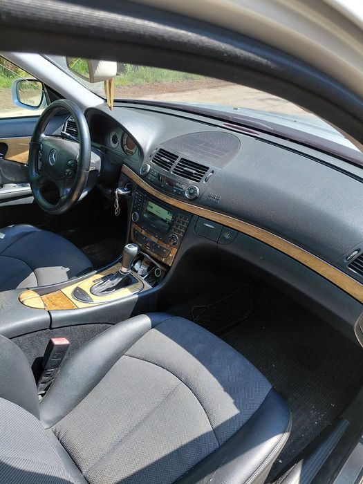Mercedes E 220 170 cp AVANTGARDE