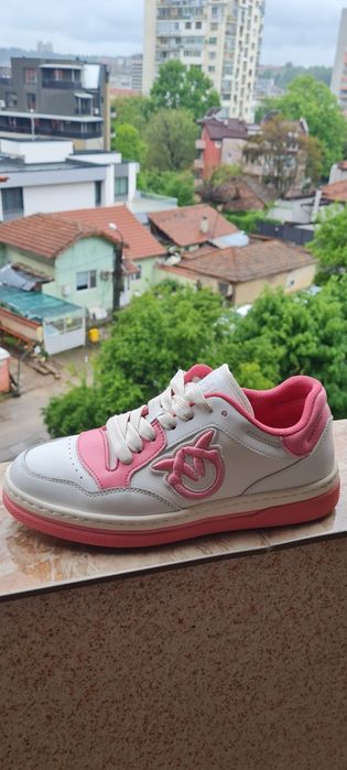 Маратонки Pinko     .