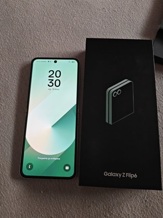 Продавам  Samsung Z Flip 6 512GB Mint