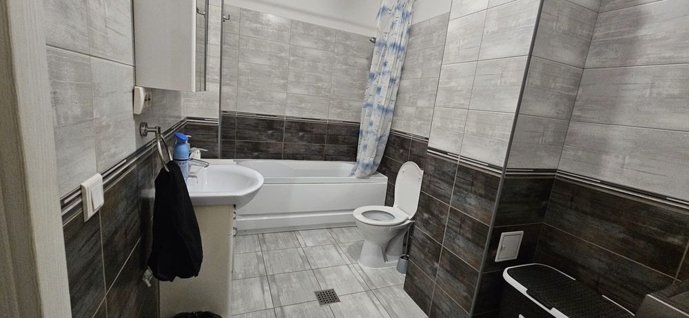 Închiriez apartament 2 camere