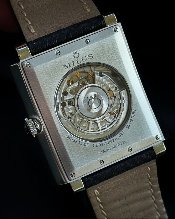 Milus  Herios TriRetrograde Seconds Skeleton Carbone