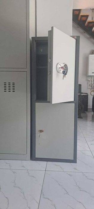 сейф с электронно кодовым замком