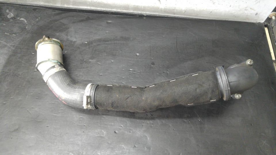 Furtun intercooler 2.0 tdi audi q3 8u 04l145828g