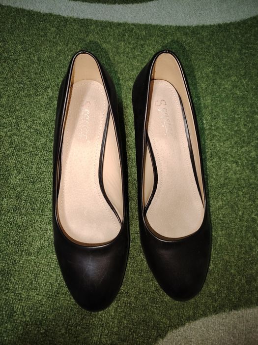 Класически черни обувки