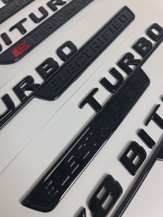 Embleme-Mercedes-V8-Biturbo-Turbo-Electrified-E-Performance-4Matic+Nou