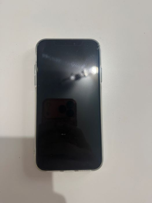 iPhone 11, turcoaz deschis