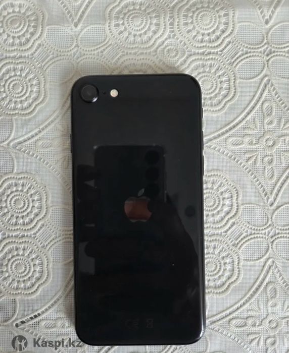 Продам iPhone SE 128GB