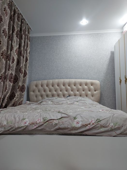 Продам кровать с тумбой