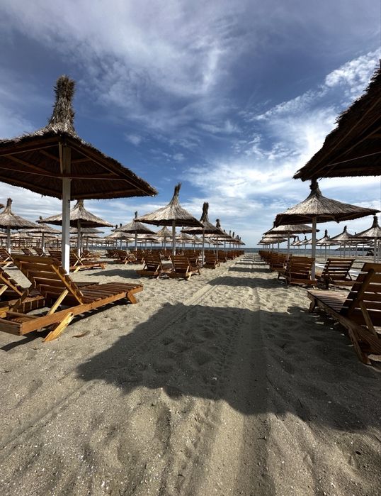 Echipamente plajă / beach bar – șezlonguri, umbrele, toaleta