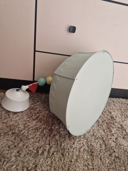 Lustră suspendată IKEA pentru cameră copii – model deosebit, vintage