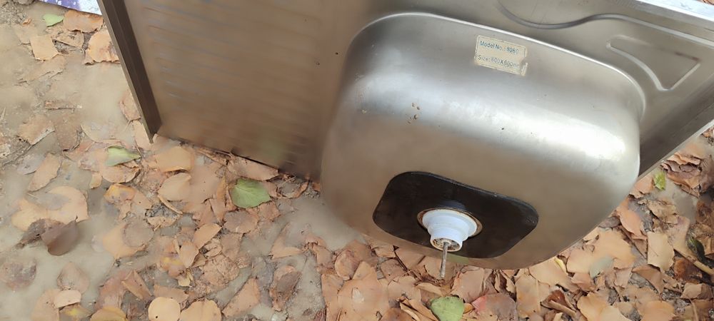 Ваная и железная раковина