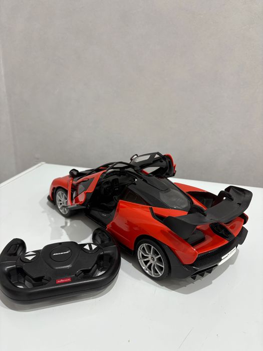 Машинка McLaren на пульте управления