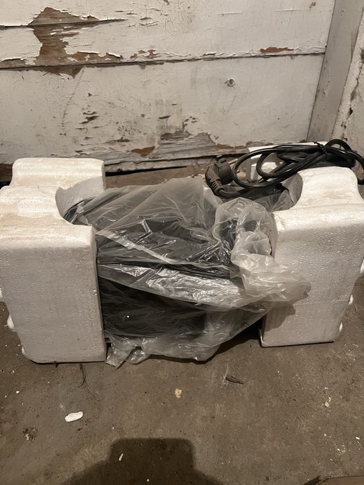 продам ups в отличном состояний новый
