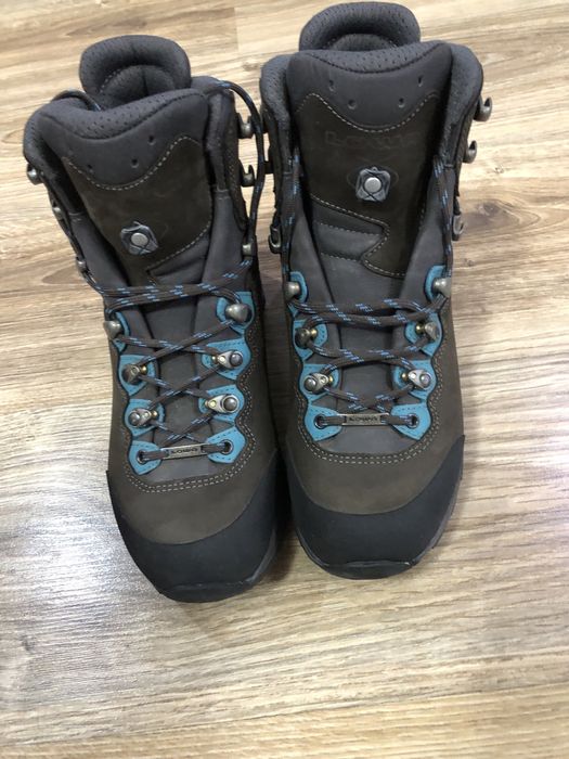 Туристически обивки Lowa