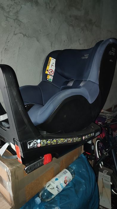 Scaun auto Britax rotativ pentru copii cu baza inclusa Dualfix M Plus i-size